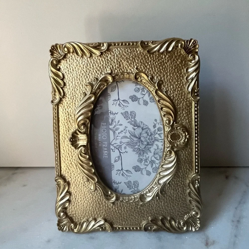 Gold Ornate Floral For Oval inside 4”x6” Picture Frame New 8.5” ”x6.5”